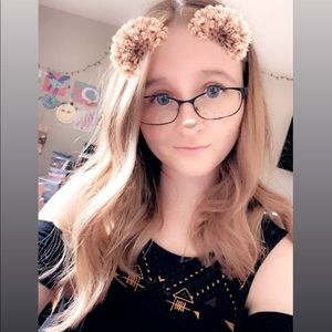 Meet your Posher, Danielle